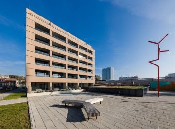 Sloup Emila Kolbena ve čtvrti Emila Kolbena - Anténa